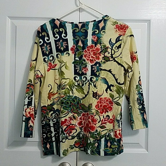 Great Spring/Summer Top - Picture 2 of 4